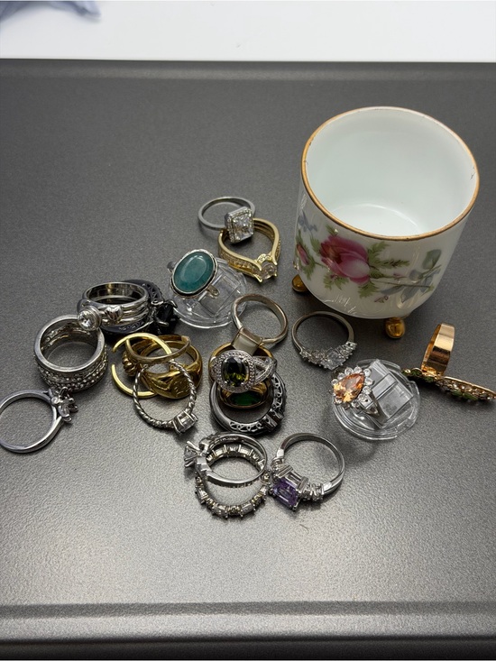 Unsigned Jewelry - Twenty one Rings Size 7 all Different
